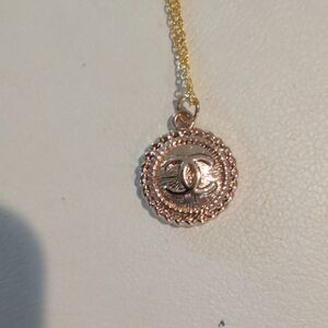 Chic Gold-Tone Unbranded Chain Pendant Necklace